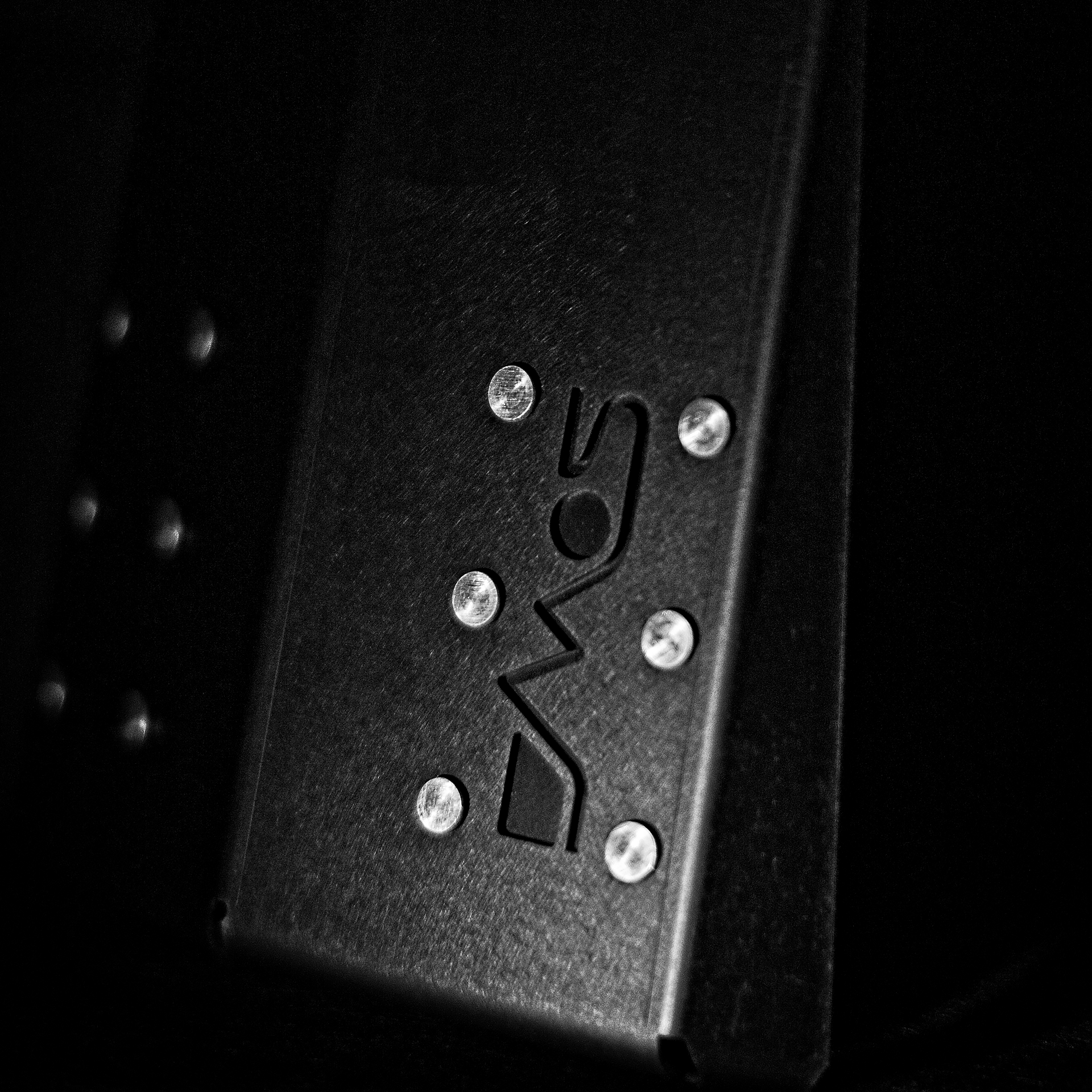 Machined aluminum DMOS product detail with embossed logo